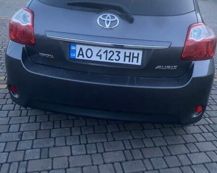 Серый Тойота Аурис, объемом двигателя 1.4 л и пробегом 296 тыс. км за 6900 $, фото 5 на Automoto.ua