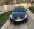 Серый Тойота Аурис, объемом двигателя 1.36 л и пробегом 144 тыс. км за 9000 $, фото 1 на Automoto.ua