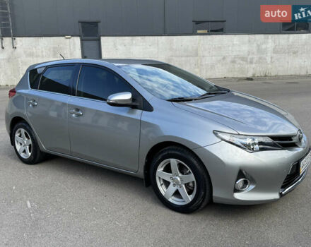 Серый Тойота Аурис, объемом двигателя 1.6 л и пробегом 93 тыс. км за 11700 $, фото 3 на Automoto.ua