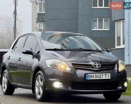 Сірий Тойота Ауріс, об'ємом двигуна 1.6 л та пробігом 89 тис. км за 9999 $, фото 2 на Automoto.ua