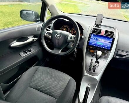 Сірий Тойота Ауріс, об'ємом двигуна 1.6 л та пробігом 89 тис. км за 9999 $, фото 66 на Automoto.ua
