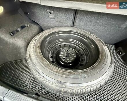 Сірий Тойота Ауріс, об'ємом двигуна 1.6 л та пробігом 89 тис. км за 9999 $, фото 69 на Automoto.ua