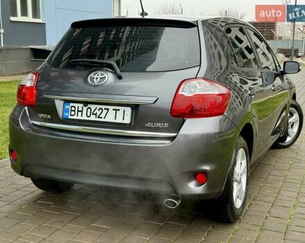 Сірий Тойота Ауріс, об'ємом двигуна 1.6 л та пробігом 89 тис. км за 9999 $, фото 20 на Automoto.ua