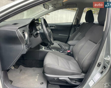 Серый Тойота Аурис, объемом двигателя 2 л и пробегом 171 тыс. км за 8990 $, фото 11 на Automoto.ua
