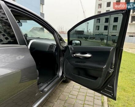 Сірий Тойота Ауріс, об'ємом двигуна 1.6 л та пробігом 89 тис. км за 9999 $, фото 43 на Automoto.ua