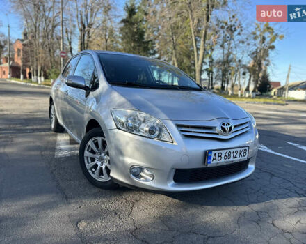 Сірий Тойота Ауріс, об'ємом двигуна 1.6 л та пробігом 190 тис. км за 9999 $, фото 14 на Automoto.ua