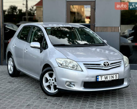 Серый Тойота Аурис, объемом двигателя 1.6 л и пробегом 164 тыс. км за 9500 $, фото 2 на Automoto.ua