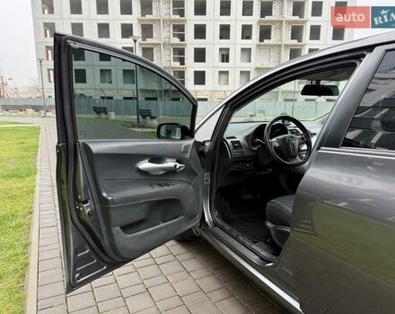 Сірий Тойота Ауріс, об'ємом двигуна 1.6 л та пробігом 89 тис. км за 9999 $, фото 32 на Automoto.ua