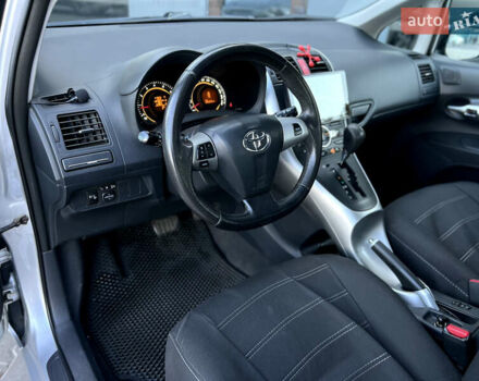Серый Тойота Аурис, объемом двигателя 1.6 л и пробегом 164 тыс. км за 9500 $, фото 24 на Automoto.ua