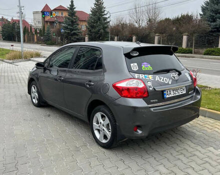 Сірий Тойота Ауріс, об'ємом двигуна 1.6 л та пробігом 244 тис. км за 10200 $, фото 4 на Automoto.ua