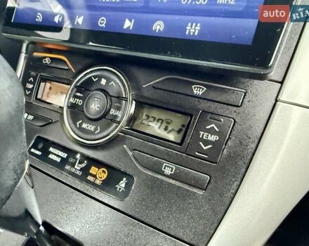 Сірий Тойота Ауріс, об'ємом двигуна 1.6 л та пробігом 89 тис. км за 9999 $, фото 53 на Automoto.ua