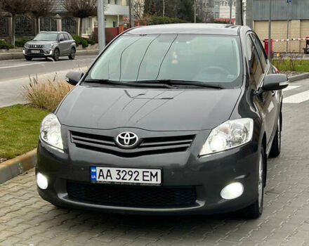 Сірий Тойота Ауріс, об'ємом двигуна 1.6 л та пробігом 244 тис. км за 10200 $, фото 1 на Automoto.ua