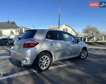 Сірий Тойота Ауріс, об'ємом двигуна 1.6 л та пробігом 190 тис. км за 9999 $, фото 9 на Automoto.ua