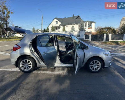 Сірий Тойота Ауріс, об'ємом двигуна 1.6 л та пробігом 190 тис. км за 9999 $, фото 41 на Automoto.ua