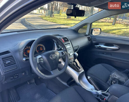 Сірий Тойота Ауріс, об'ємом двигуна 1.6 л та пробігом 190 тис. км за 9999 $, фото 29 на Automoto.ua