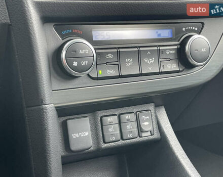 Серый Тойота Аурис, объемом двигателя 2 л и пробегом 171 тыс. км за 8990 $, фото 28 на Automoto.ua