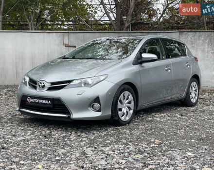 Серый Тойота Аурис, объемом двигателя 2 л и пробегом 171 тыс. км за 8990 $, фото 4 на Automoto.ua