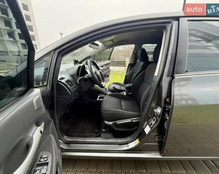 Сірий Тойота Ауріс, об'ємом двигуна 1.6 л та пробігом 89 тис. км за 9999 $, фото 34 на Automoto.ua