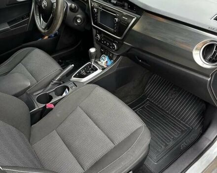 Серый Тойота Аурис, объемом двигателя 1.6 л и пробегом 243 тыс. км за 10600 $, фото 3 на Automoto.ua