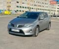 Сірий Тойота Ауріс, об'ємом двигуна 1.6 л та пробігом 185 тис. км за 11900 $, фото 1 на Automoto.ua