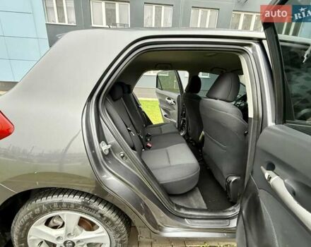 Сірий Тойота Ауріс, об'ємом двигуна 1.6 л та пробігом 89 тис. км за 9999 $, фото 65 на Automoto.ua