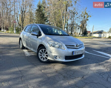 Сірий Тойота Ауріс, об'ємом двигуна 1.6 л та пробігом 190 тис. км за 9999 $, фото 13 на Automoto.ua