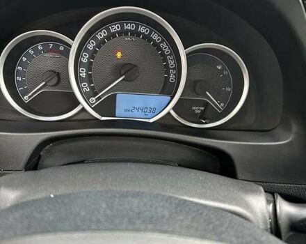 Серый Тойота Аурис, объемом двигателя 1.6 л и пробегом 243 тыс. км за 10600 $, фото 21 на Automoto.ua