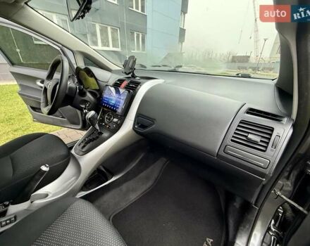 Сірий Тойота Ауріс, об'ємом двигуна 1.6 л та пробігом 89 тис. км за 9999 $, фото 49 на Automoto.ua