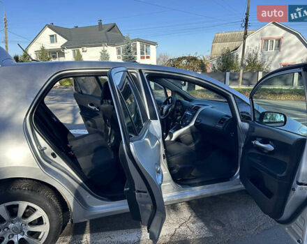 Сірий Тойота Ауріс, об'ємом двигуна 1.6 л та пробігом 190 тис. км за 9999 $, фото 42 на Automoto.ua