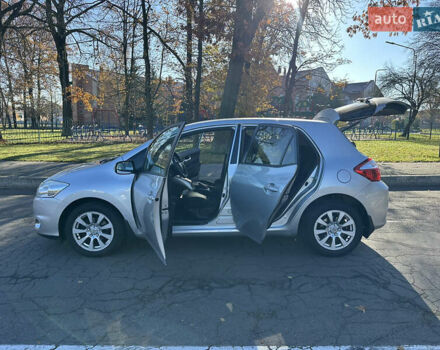 Сірий Тойота Ауріс, об'ємом двигуна 1.6 л та пробігом 190 тис. км за 9999 $, фото 43 на Automoto.ua