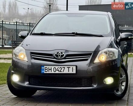 Сірий Тойота Ауріс, об'ємом двигуна 1.6 л та пробігом 89 тис. км за 9999 $, фото 11 на Automoto.ua