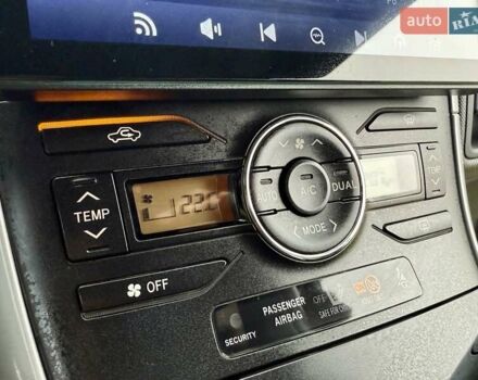 Сірий Тойота Ауріс, об'ємом двигуна 1.6 л та пробігом 89 тис. км за 9999 $, фото 44 на Automoto.ua