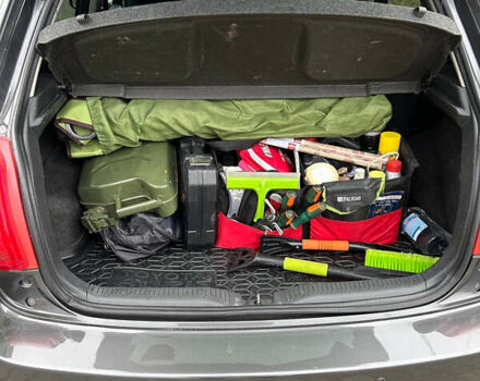 Сірий Тойота Ауріс, об'ємом двигуна 1.6 л та пробігом 244 тис. км за 10200 $, фото 9 на Automoto.ua