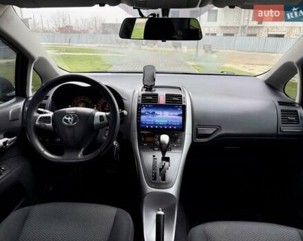 Сірий Тойота Ауріс, об'ємом двигуна 1.6 л та пробігом 89 тис. км за 9999 $, фото 67 на Automoto.ua