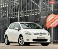 Серый Тойота Аурис, объемом двигателя 1.6 л и пробегом 92 тыс. км за 12000 $, фото 1 на Automoto.ua
