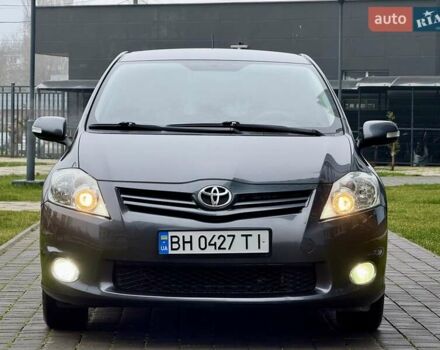 Сірий Тойота Ауріс, об'ємом двигуна 1.6 л та пробігом 89 тис. км за 9999 $, фото 3 на Automoto.ua
