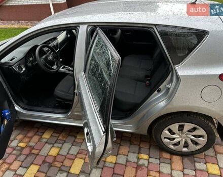 Серый Тойота Аурис, объемом двигателя 1.6 л и пробегом 243 тыс. км за 10600 $, фото 11 на Automoto.ua