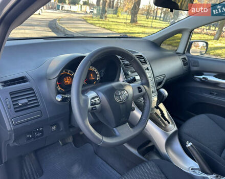 Сірий Тойота Ауріс, об'ємом двигуна 1.6 л та пробігом 190 тис. км за 9999 $, фото 28 на Automoto.ua
