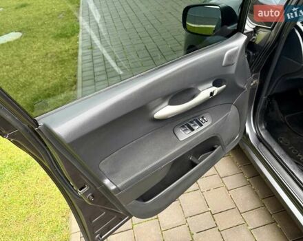 Сірий Тойота Ауріс, об'ємом двигуна 1.6 л та пробігом 89 тис. км за 9999 $, фото 30 на Automoto.ua