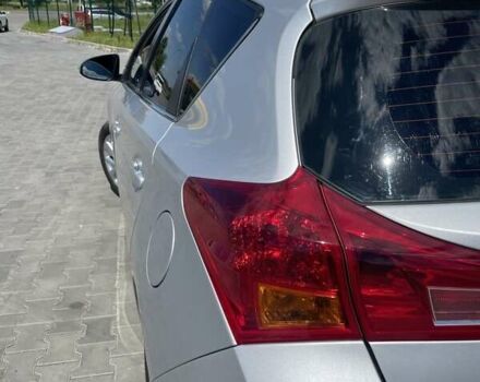 Серый Тойота Аурис, объемом двигателя 1.6 л и пробегом 148 тыс. км за 12000 $, фото 6 на Automoto.ua