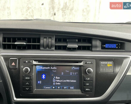 Серый Тойота Аурис, объемом двигателя 2 л и пробегом 171 тыс. км за 8990 $, фото 27 на Automoto.ua