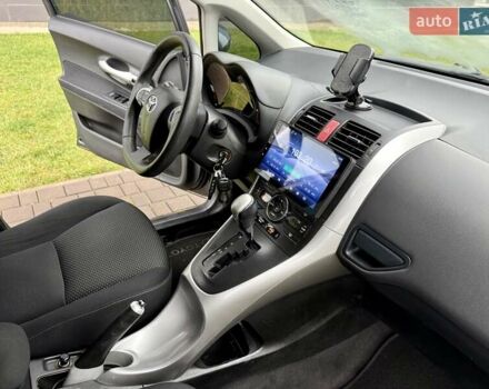 Сірий Тойота Ауріс, об'ємом двигуна 1.6 л та пробігом 89 тис. км за 9999 $, фото 48 на Automoto.ua