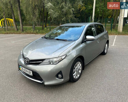 Серый Тойота Аурис, объемом двигателя 1.6 л и пробегом 196 тыс. км за 12500 $, фото 2 на Automoto.ua