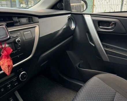 Тойота Аурис 2013 в Львове на Automoto.ua Серый Тойота Аурис, объемом двигателя 1.33 л и пробегом 119 тыс. км за 9800 $, фото 5 на Automoto.ua