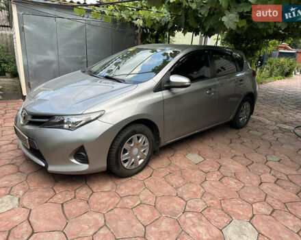 Серый Тойота Аурис, объемом двигателя 1.3 л и пробегом 202 тыс. км за 8300 $, фото 2 на Automoto.ua