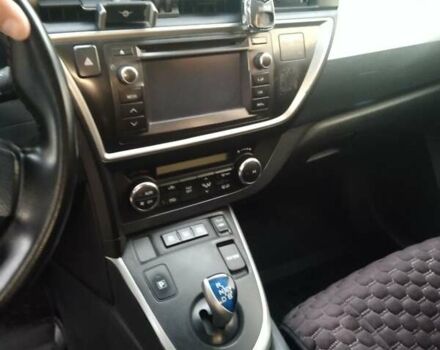 Сірий Тойота Ауріс, об'ємом двигуна 1.8 л та пробігом 135 тис. км за 12200 $, фото 6 на Automoto.ua
