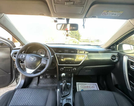 Сірий Тойота Ауріс, об'ємом двигуна 1.33 л та пробігом 202 тис. км за 8900 $, фото 9 на Automoto.ua