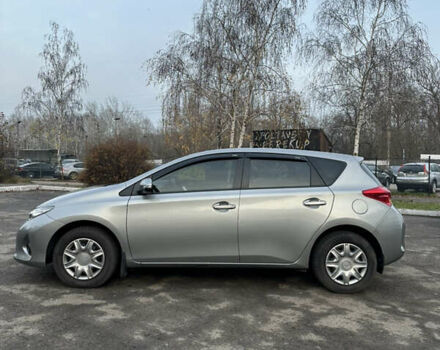 Сірий Тойота Ауріс, об'ємом двигуна 1.33 л та пробігом 202 тис. км за 8900 $, фото 4 на Automoto.ua