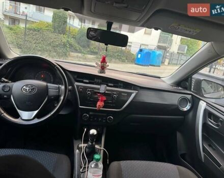 Тойота Аурис 2013 в Львове на Automoto.ua Серый Тойота Аурис, объемом двигателя 1.33 л и пробегом 119 тыс. км за 9800 $, фото 2 на Automoto.ua