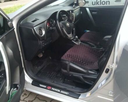 Сірий Тойота Ауріс, об'ємом двигуна 1.8 л та пробігом 135 тис. км за 12200 $, фото 4 на Automoto.ua